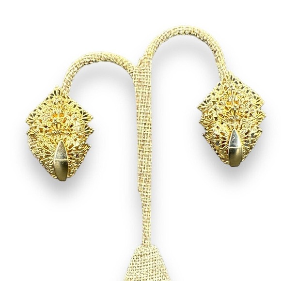 Vintage Sarah Cov EARRINGS Clip On Gold Tone Filigree - Picture 2 of 8